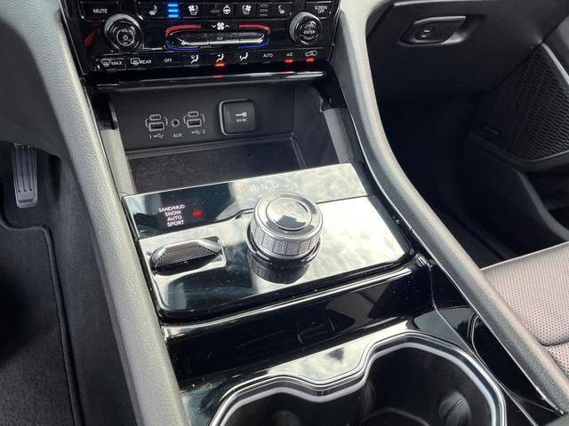 Photo of 2023 Rocky Mountain Pearlcoat Jeep Grand Cherokee