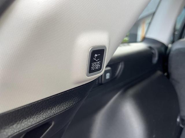 Photo of 2023 Rocky Mountain Pearlcoat Jeep Grand Cherokee