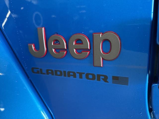 Photo of 2025 Hydro Blue Pearlcoat Jeep Gladiator