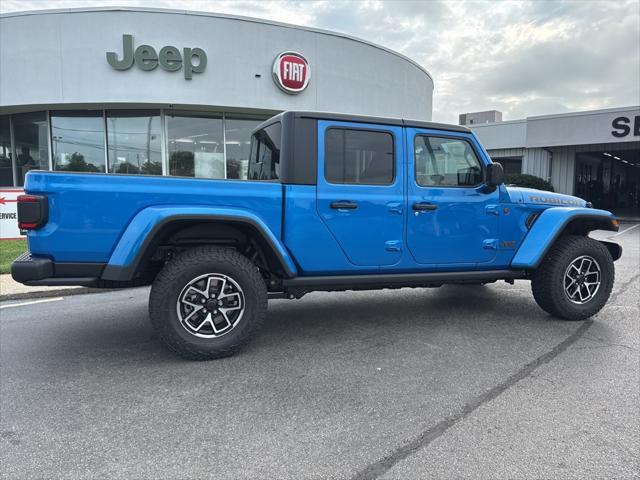 Photo of 2025 Hydro Blue Pearlcoat Jeep Gladiator