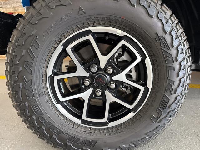 Photo of 2025 Hydro Blue Pearlcoat Jeep Gladiator