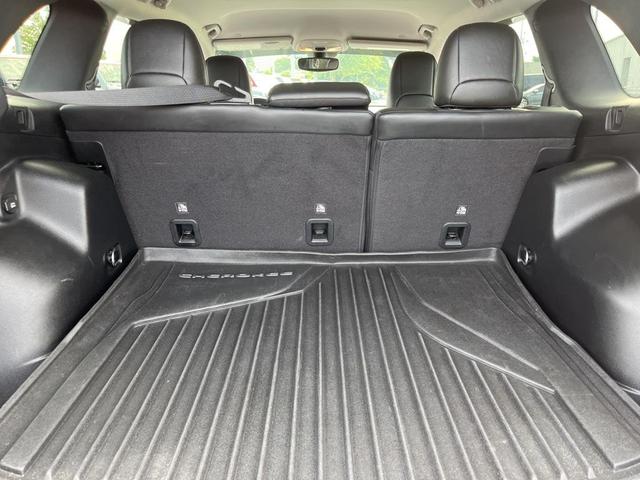 Photo of 2021 Bright White Clearcoat Jeep Cherokee