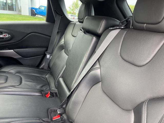 Photo of 2021 Bright White Clearcoat Jeep Cherokee