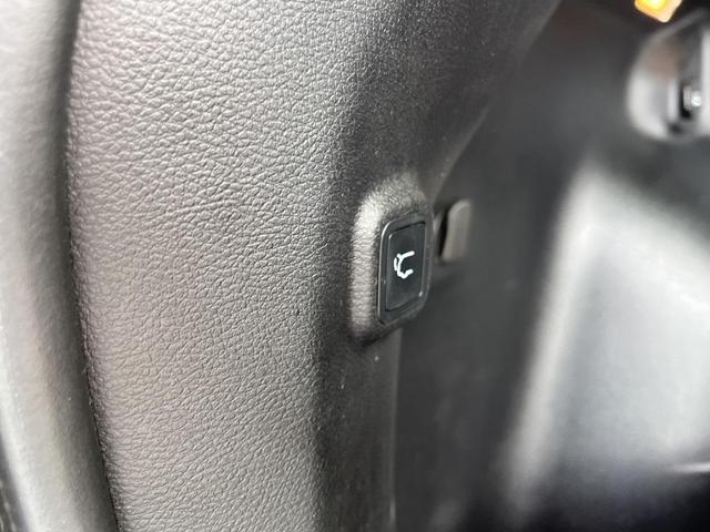 Photo of 2021 Bright White Clearcoat Jeep Cherokee