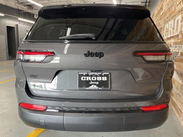 Photo of 2025 Baltic Gray Metallic Clearcoat Jeep Grand Cherokee L