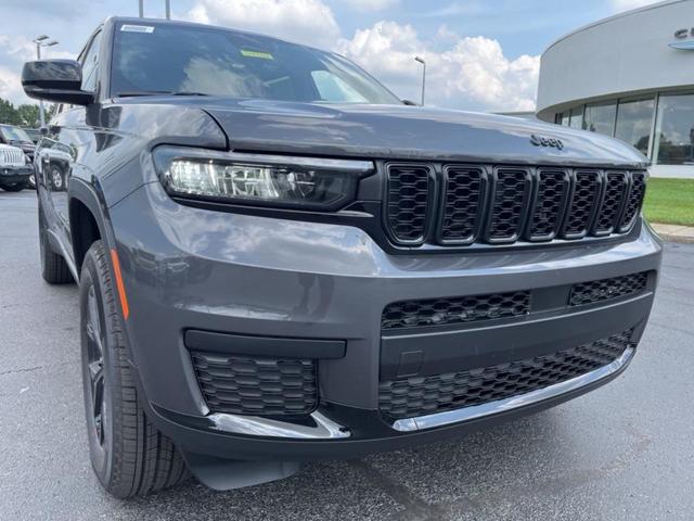 Photo of 2025 Baltic Gray Metallic Clearcoat Jeep Grand Cherokee L