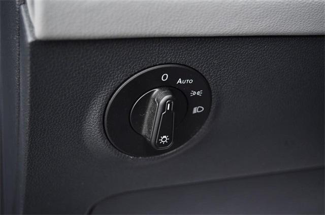 Photo of 2024 Platinum Gray Metallic Volkswagen Taos