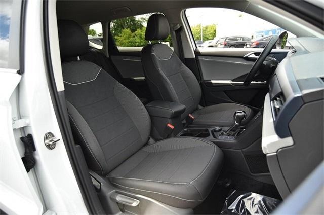 Photo of 2024 Pure White Volkswagen Taos