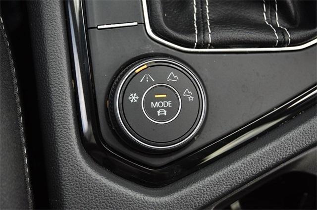 Photo of 2024 Pure White Volkswagen Taos