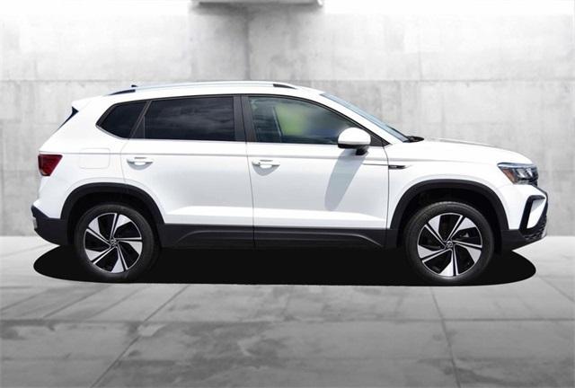 Photo of 2024 Pure White Volkswagen Taos