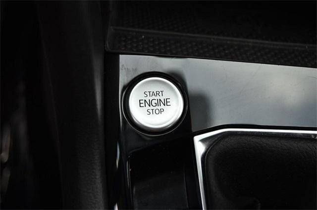 Photo of 2024 Pure White Volkswagen Taos