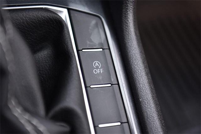 Photo of 2024 Pyrite Silver Metallic Volkswagen Tiguan