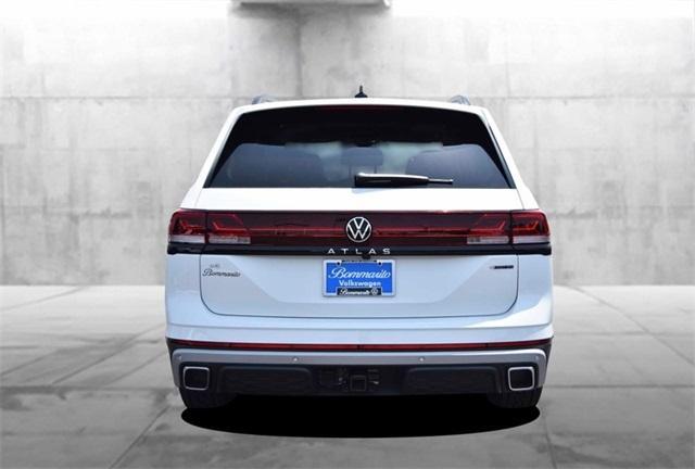 Photo of 2025 Pure White Volkswagen Atlas