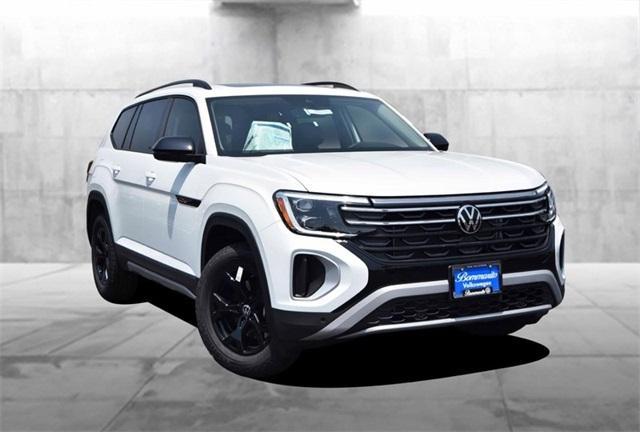 Photo of 2025 Pure White Volkswagen Atlas