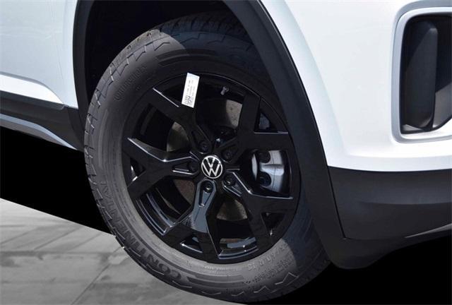 Photo of 2025 Pure White Volkswagen Atlas