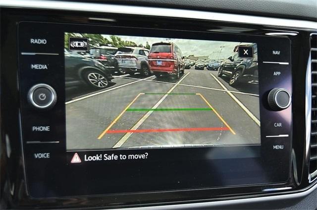 Photo of 2022 Aurora Red Metallic Volkswagen Atlas