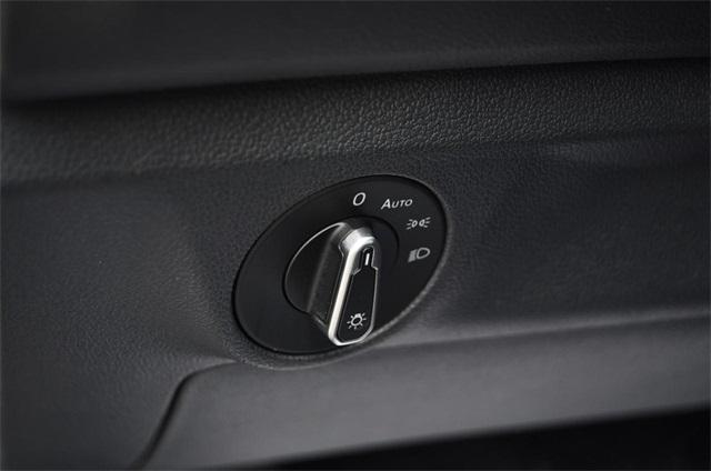 Photo of 2024 Platinum Gray Metallic Volkswagen Jetta