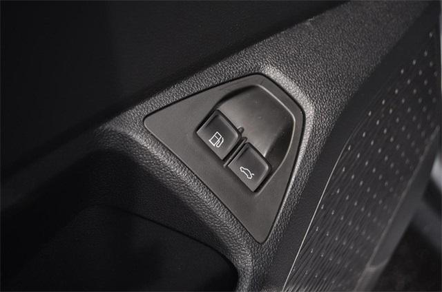 Photo of 2024 Platinum Gray Metallic Volkswagen Jetta
