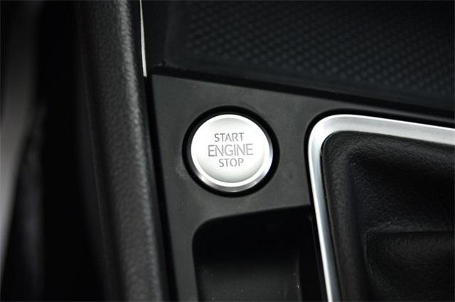 Photo of 2024 Platinum Gray Metallic Volkswagen Jetta