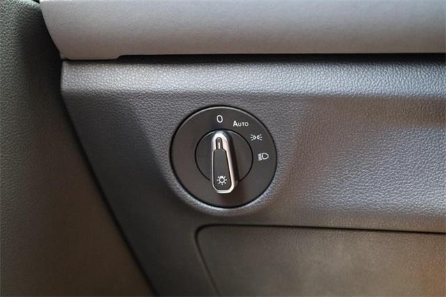 Photo of 2025 Pyrite Silver Metallic Volkswagen Jetta