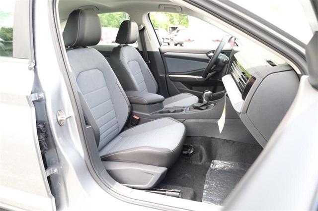 Photo of 2025 Pyrite Silver Metallic Volkswagen Jetta