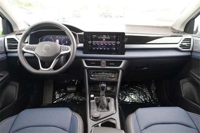 Photo of 2025 Pure White Volkswagen Taos