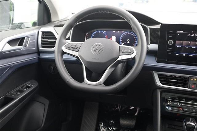 Photo of 2025 Pure White Volkswagen Taos