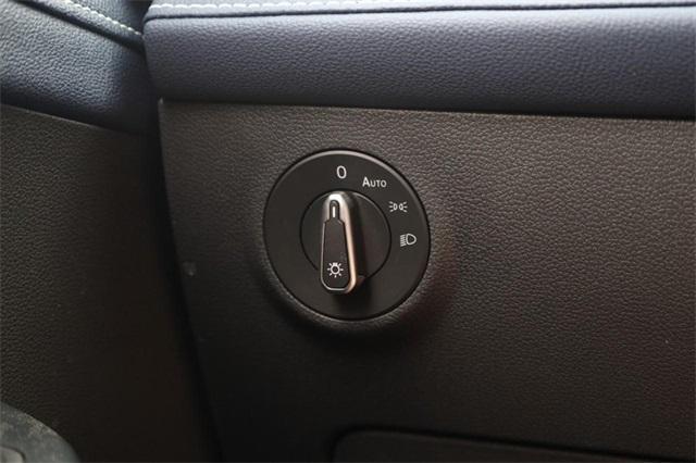 Photo of 2025 Pure White Volkswagen Taos