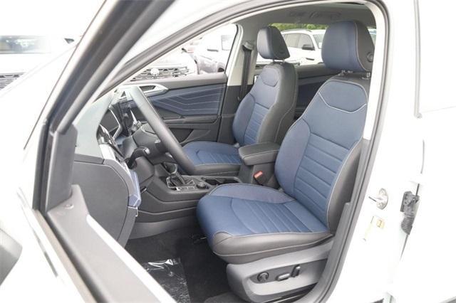 Photo of 2025 Pure White Volkswagen Taos