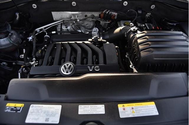 Photo of 2023 Deep Black Pearl Effect Volkswagen Atlas