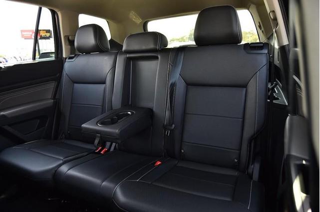 Photo of 2023 Deep Black Pearl Effect Volkswagen Atlas