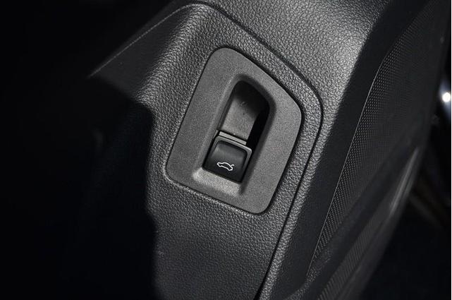 Photo of 2023 Deep Black Pearl Effect Volkswagen Atlas