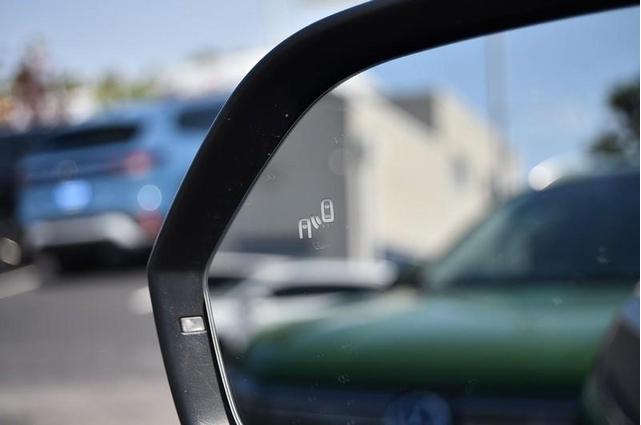 Photo of 2023 Deep Black Pearl Effect Volkswagen Atlas