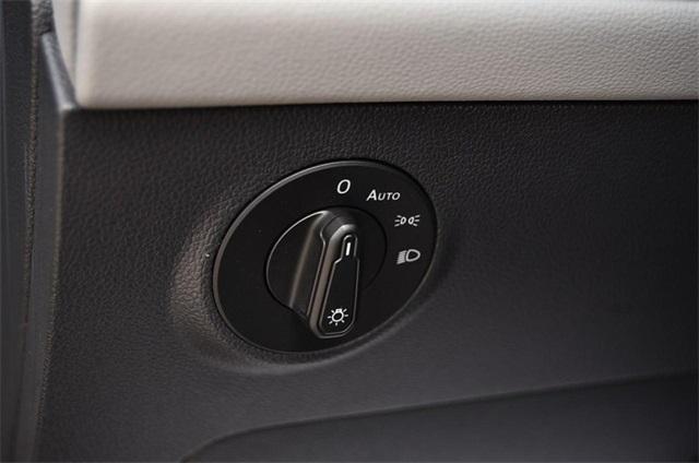 Photo of 2024 Deep Black Pearl Effect Volkswagen Taos