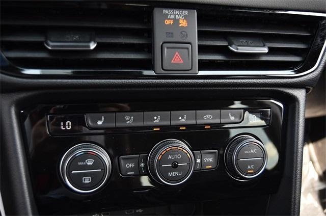 Photo of 2024 Deep Black Pearl Effect Volkswagen Taos
