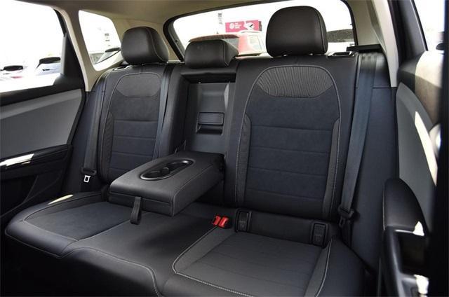 Photo of 2024 Deep Black Pearl Effect Volkswagen Taos