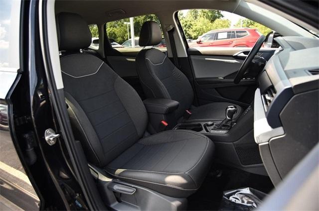 Photo of 2024 Deep Black Pearl Effect Volkswagen Taos