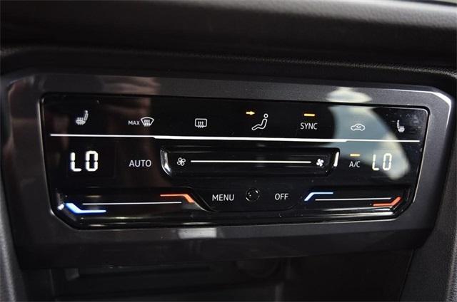 Photo of 2024 Deep Black Pearl Effect Volkswagen Tiguan
