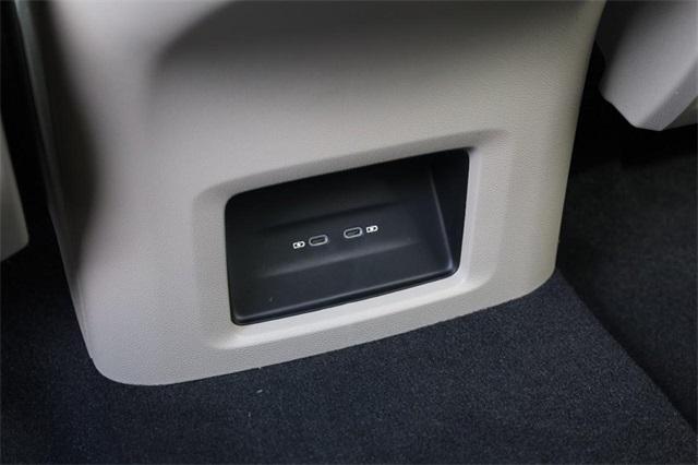 Photo of 2026 Silver Mist Metallic Volkswagen Atlas