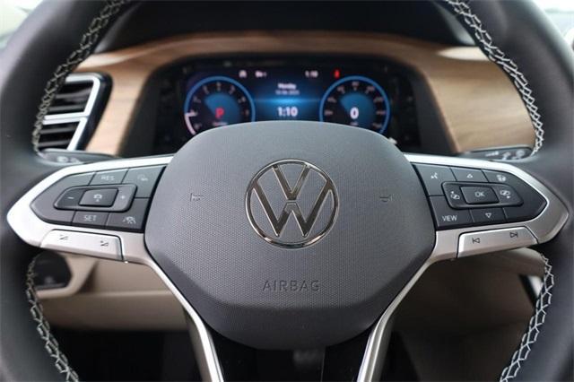 Photo of 2026 Silver Mist Metallic Volkswagen Atlas