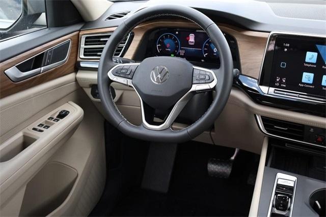 Photo of 2026 Silver Mist Metallic Volkswagen Atlas