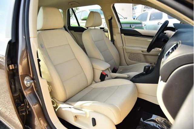 Photo of 2014 Toffee Brown Metallic Volkswagen Jetta SportWagen