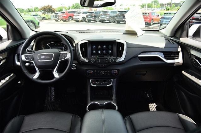 Photo of 2024 Summit White / White GMC Terrain