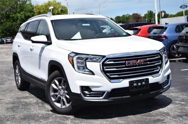 Photo of 2024 Summit White / White GMC Terrain