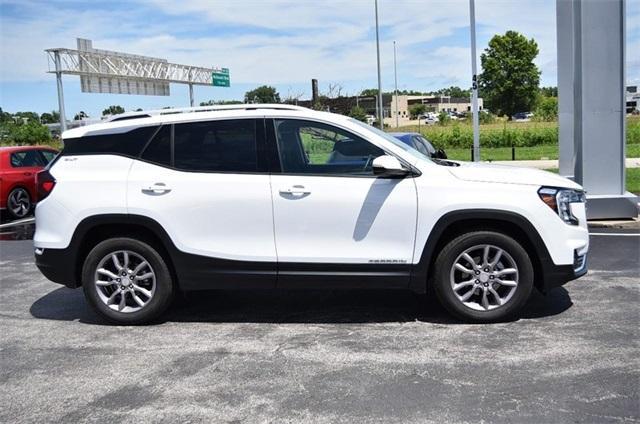 Photo of 2024 Summit White / White GMC Terrain