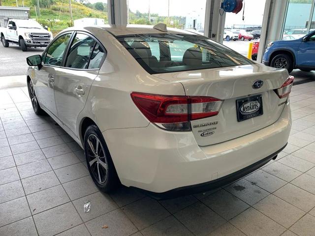 Photo of 2022 Crystal White Pearl Subaru Impreza