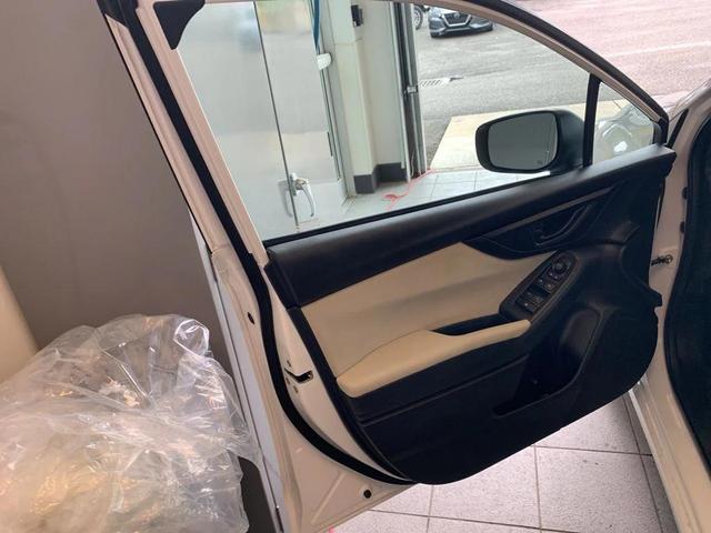 Photo of 2022 Crystal White Pearl Subaru Impreza