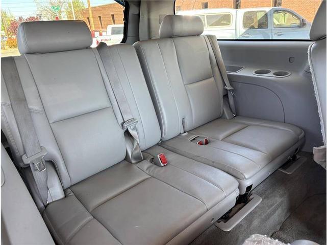 Photo of 2012 White Chevrolet Suburban