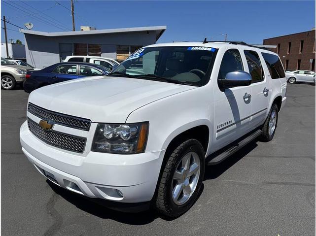 Photo of 2012 White Chevrolet Suburban