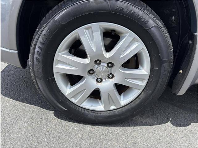 Photo of 2005 Brilliant Silver / Granite Gray Opal Metallic Subaru Outback